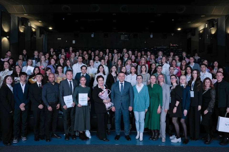 Фото с губернатором.jpg Фото с губернатором.jpg