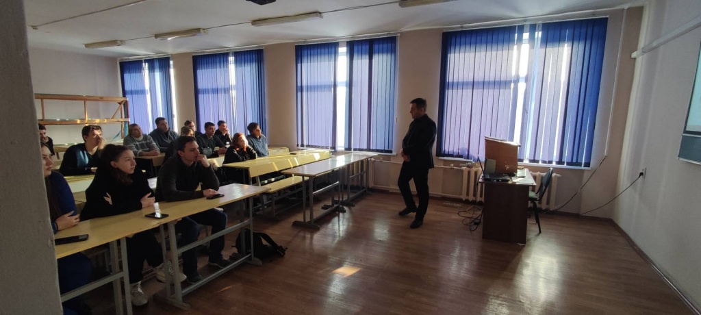 1735019888747.jpg 1735019888747.jpg