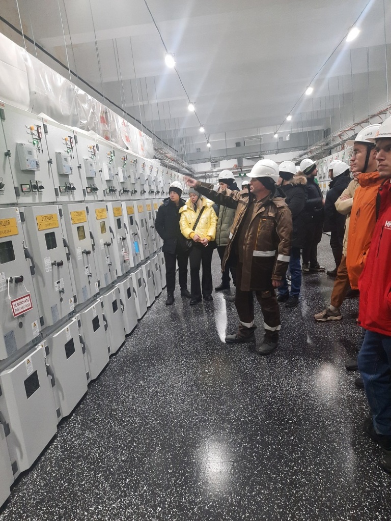 современное оборудование подстанции.jpg современное оборудование подстанции.jpg